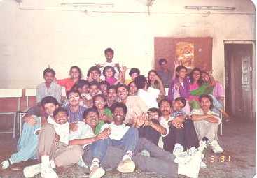 GroupCollege.jpg (13070 bytes)