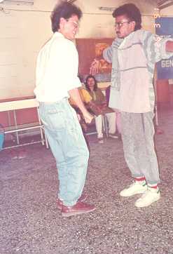 Sudhirdance2.jpg (12758 bytes)