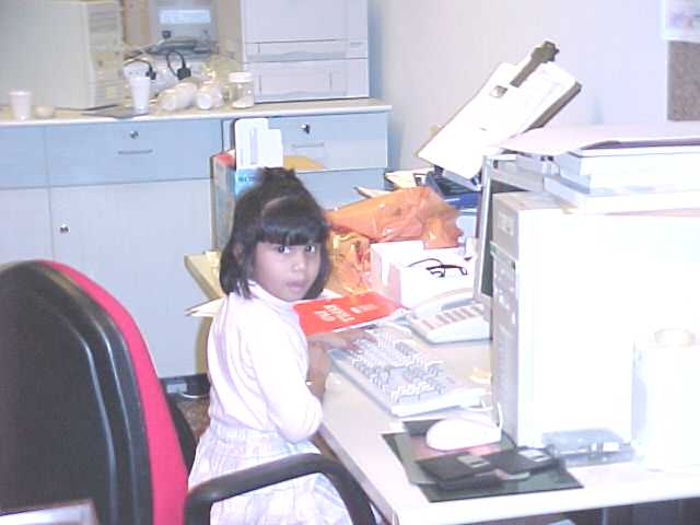 ann3.jpg (24282 bytes)