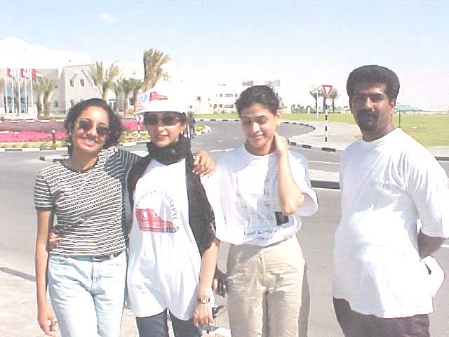 group.jpg (33497 bytes)